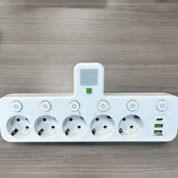 StrömKlar – Kompakt grenuttag med USB-portar och nattlampa
